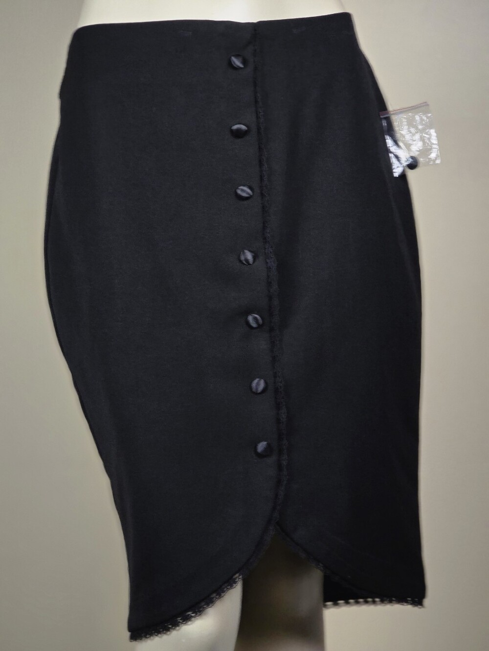 NWOT Size 5/6 Elegant Button Front Pencil Skirt In Black With Romantic Lace Trim